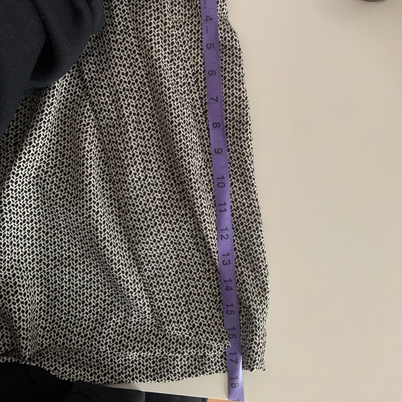 Light beige/black patterned shorts - Picture 4 of 4